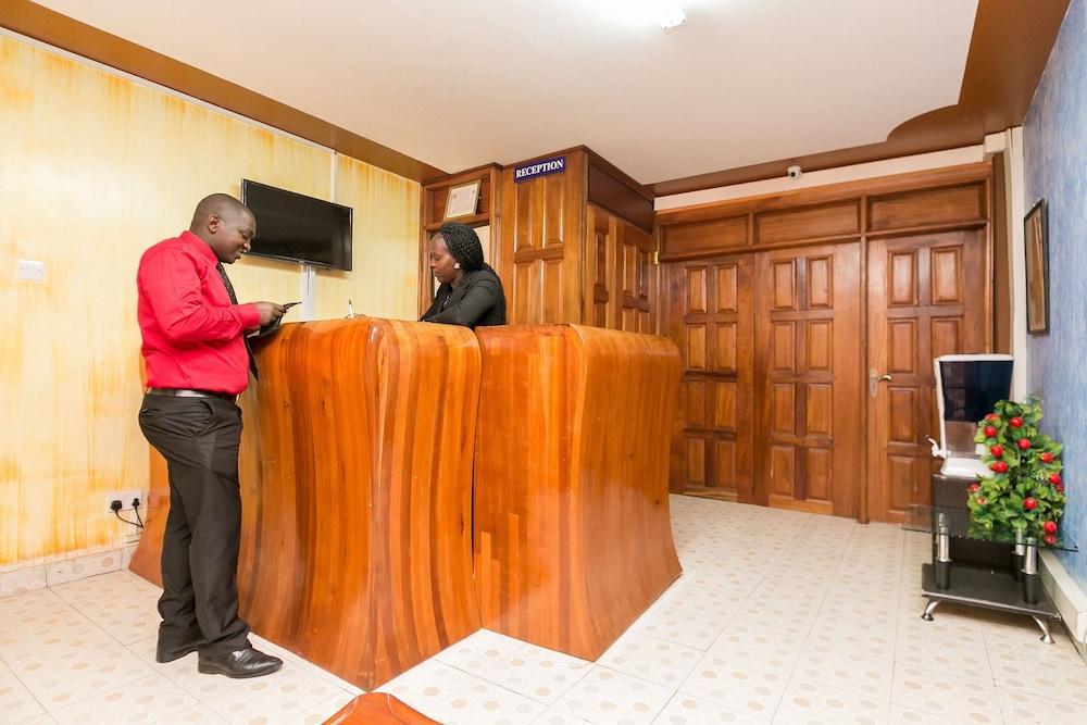 Upperhill Blueberry Hotel Найроби Екстериор снимка