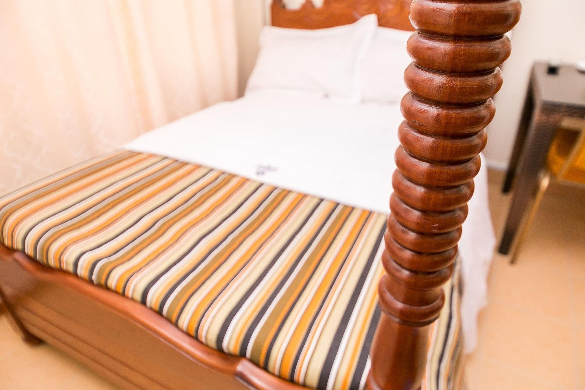 Upperhill Blueberry Hotel Найроби Екстериор снимка