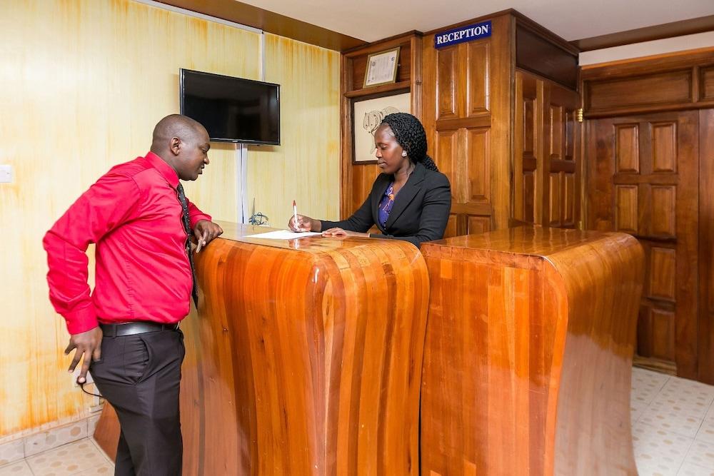 Upperhill Blueberry Hotel Найроби Екстериор снимка