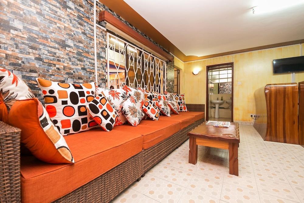 Upperhill Blueberry Hotel Найроби Екстериор снимка